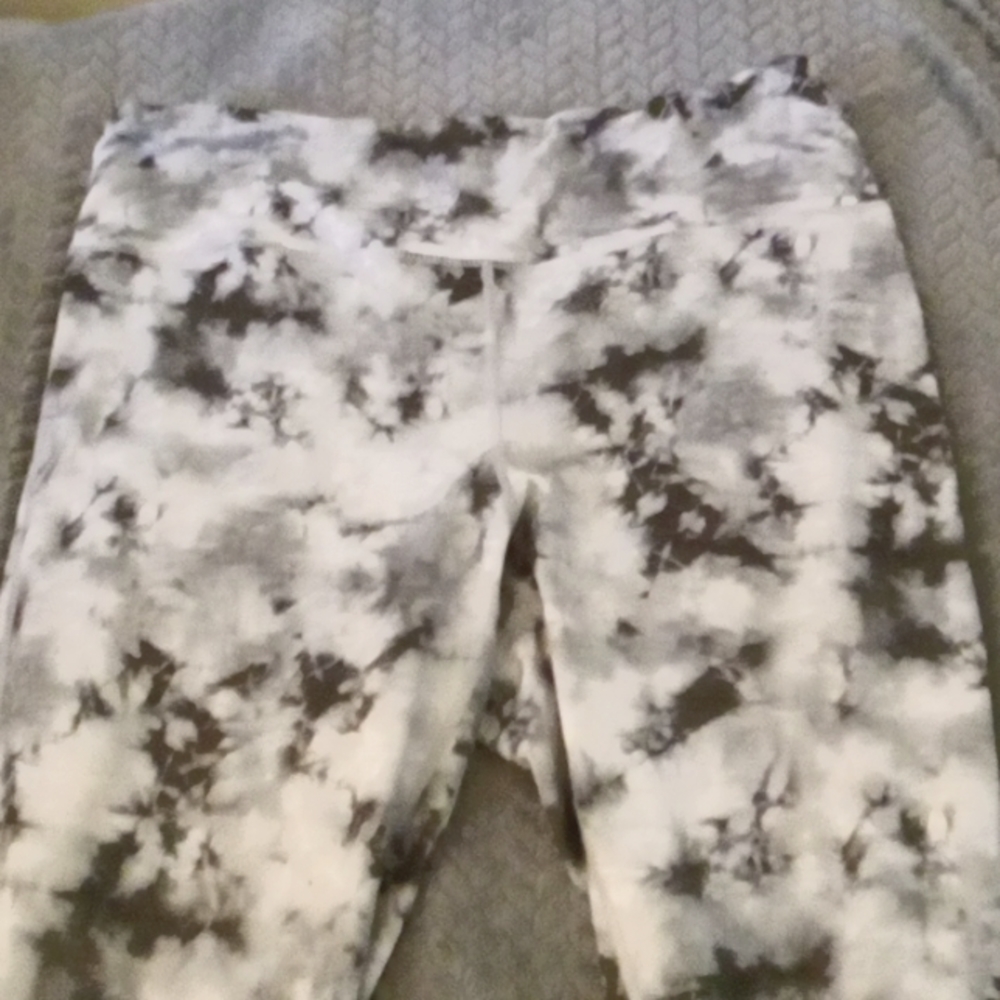 Athletic leggings
